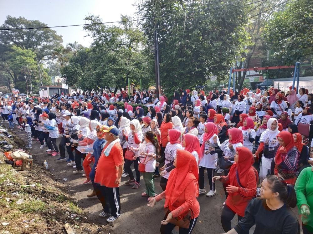 Ratusan Ibu-Ibu Kota Bandung Deklarasi Dukungan ke Jokowi-Ma'ruf Amin
