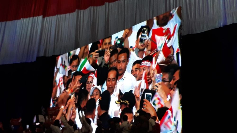 Tangisan Jokowi dan Prabowo Dihadapan Pendukung Tulus atau Politis?