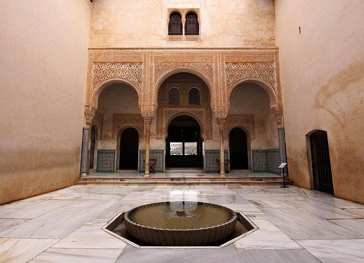 Jadi Lokasi Syuting Drama, 10 Pesona Alhambra yang Wajib Kamu Kunjungi