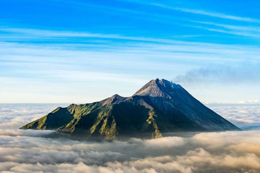 13 Potret Gunung Merapi Yang Sedang Berstatus Waspada, Menegangkan!