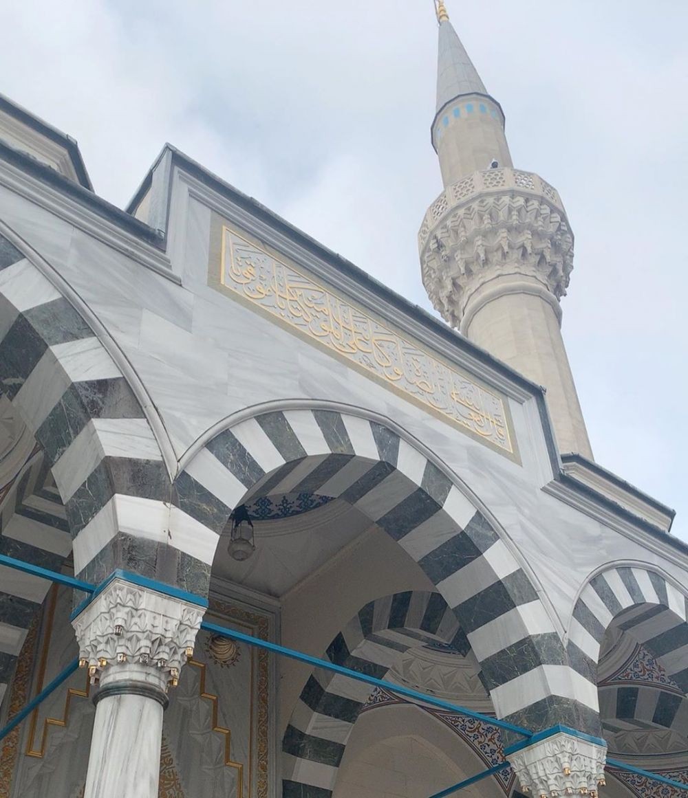 11 Kemegahan Masjid Tokyo Camii, Tempat Pernikahan Syahrini-Reino