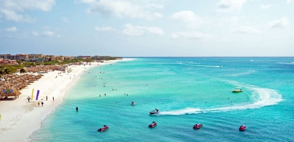 10 Pantai Terbaik di Dunia, Bikin Kita Gak Mau Pulang Saking Indahnya