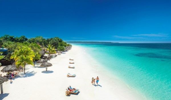 10 Pantai Terbaik di Dunia, Bikin Kita Gak Mau Pulang Saking Indahnya