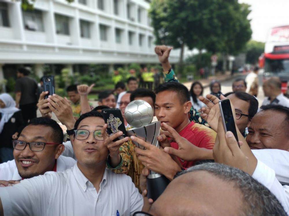 Timnas U-22 Arak-arakan ke Istana Negara Gunakan Bus Persija Jakarta