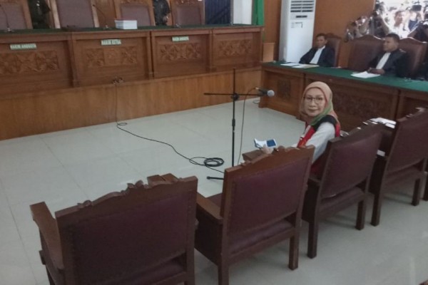 Ratna Sarumpaet Diadili, Atiqah Hasiholan: Ibu Sedih