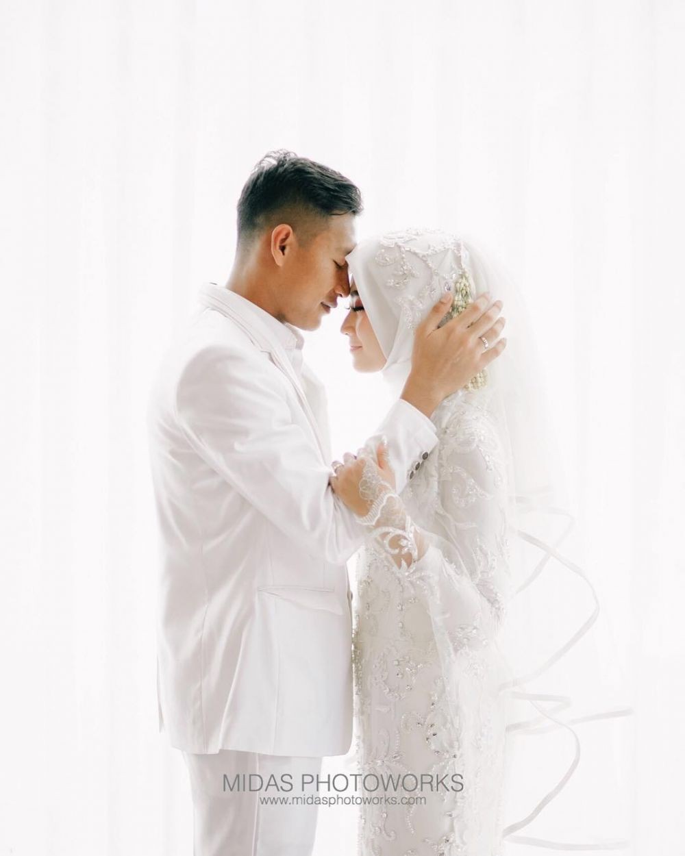 Selamat! 10 Momen Pernikahan Hansamu Yama Kapten Timnas Indonesia