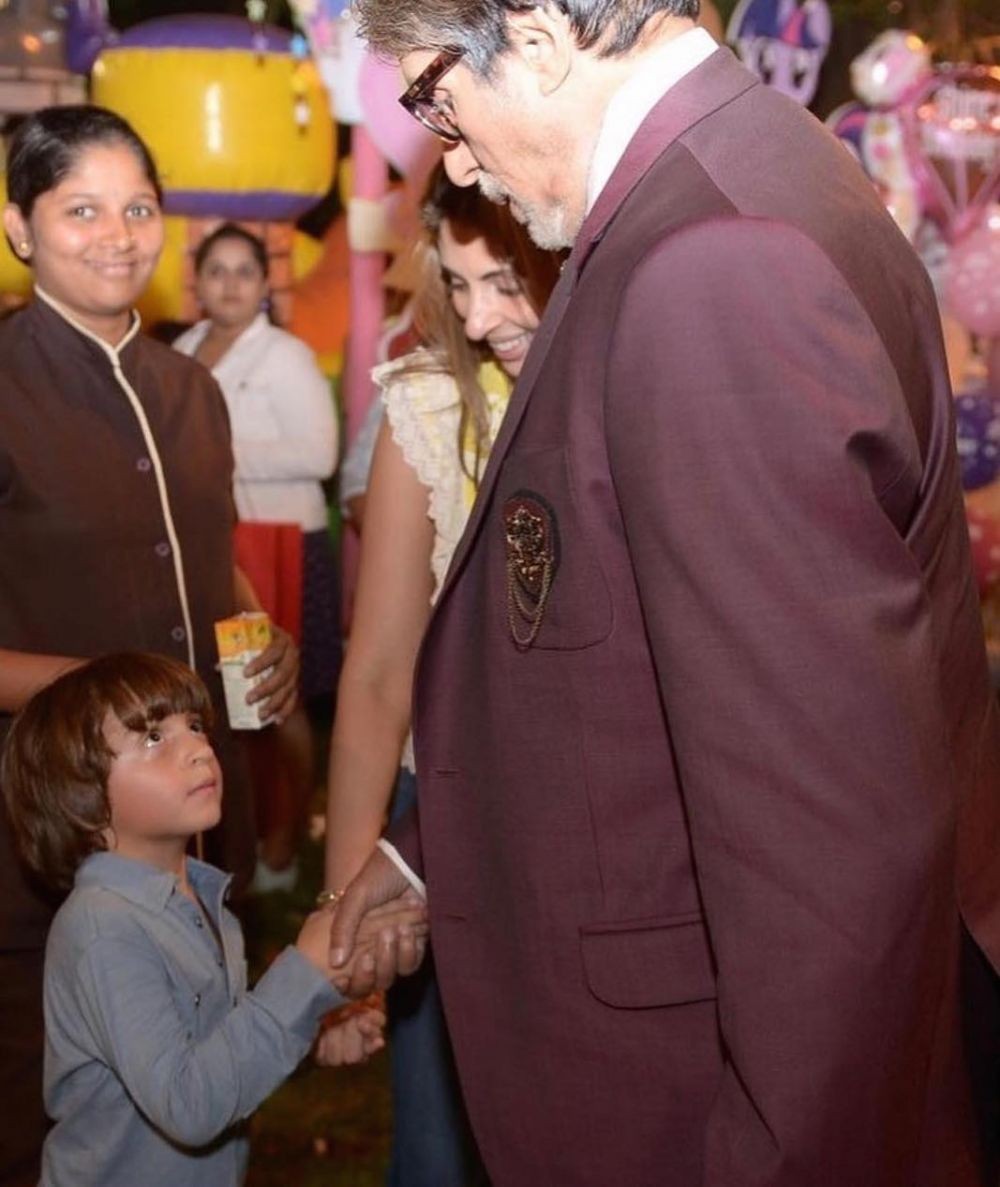 10 Potret Abram, Anak Bungsu Shah Rukh Khan yang Menggemaskan