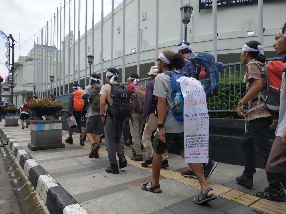 25 Pemuda Longmarch Bandung-Jakarta Minta SK Menteri LHK Dicabut