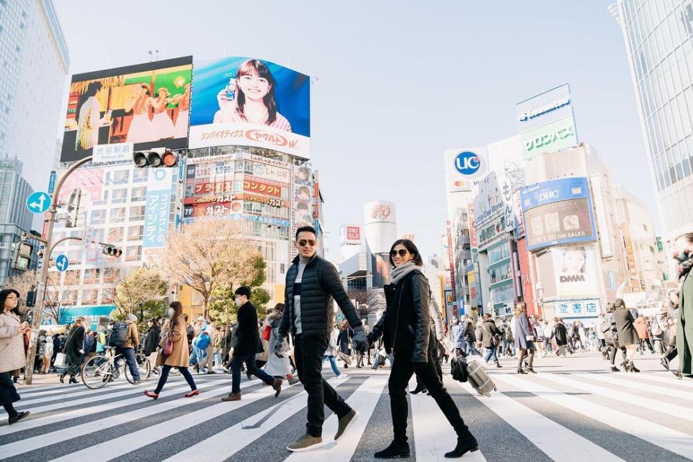 Harmonis Banget! 10 Keseruan Ben Joshua dan Istri Liburan ke Jepang