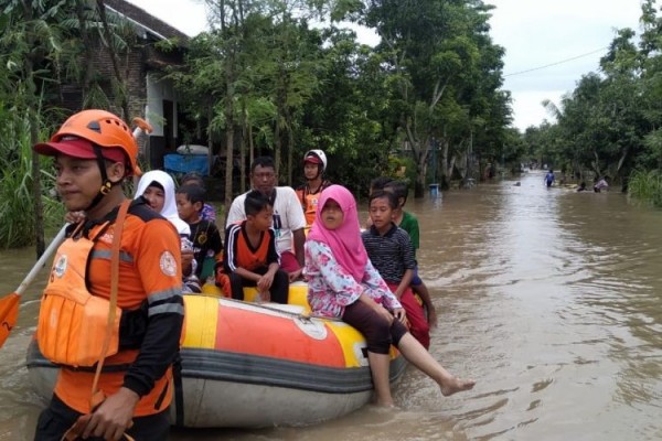 Viral Video Gelombang Tinggi di Manado, BMKG Sebut Bukan Tsunami