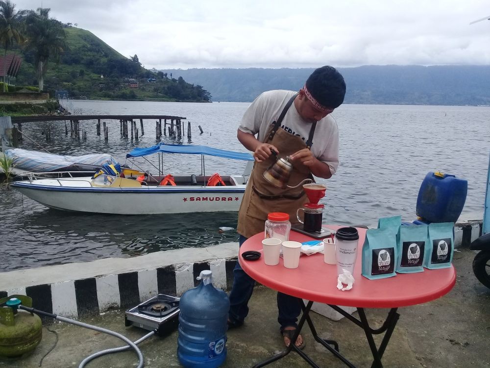 Kisah Roy Sirait, Berjuang Promosikan Kopi Lokal dari Danau Toba