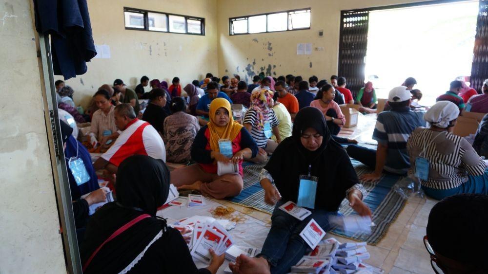 Kebut Pelipatan Kertas Suara, KPU Banyuwangi Libatkan 550 Orang Warga