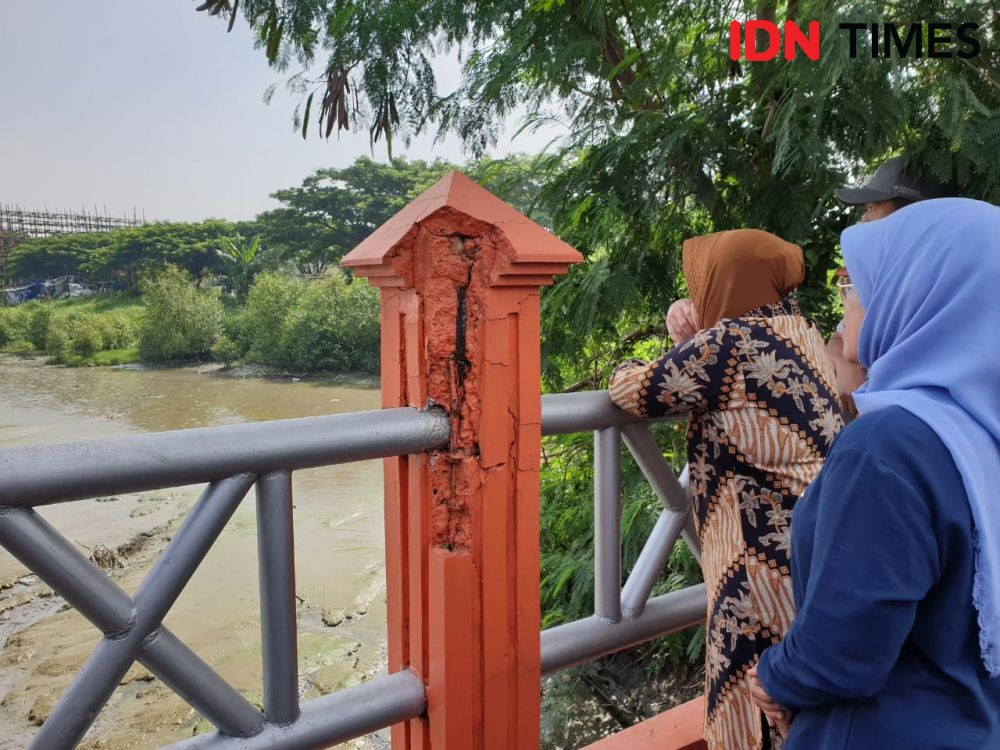 Risma Targetkan Jembatan Bambu Mangrove Rampung Tahun ini
