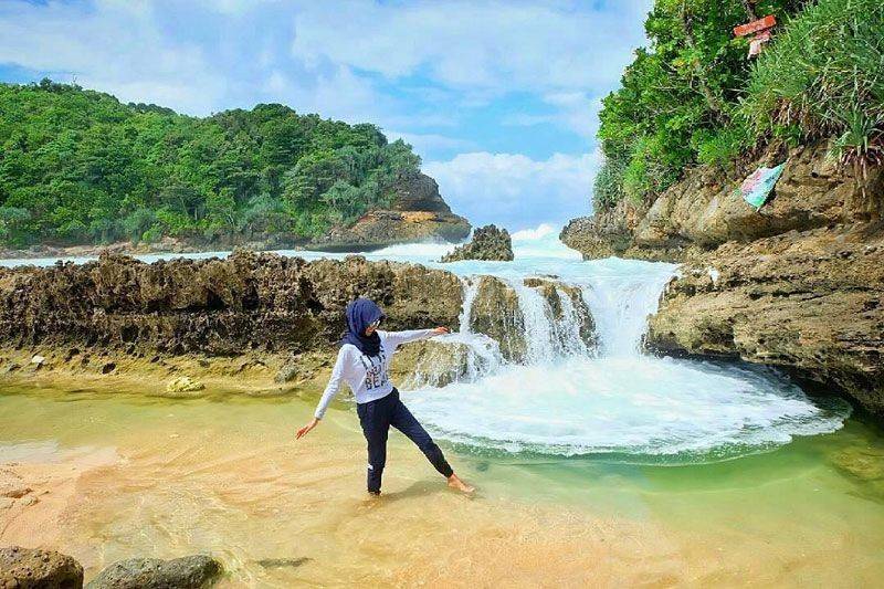 8 Wisata Pantai Di Malang Yang Tersembunyi