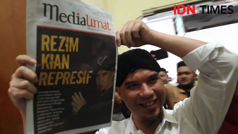 Sidang ke-10, Ahmad Dhani Pamer Jadi Sampul Utama Tabloid Media Umat