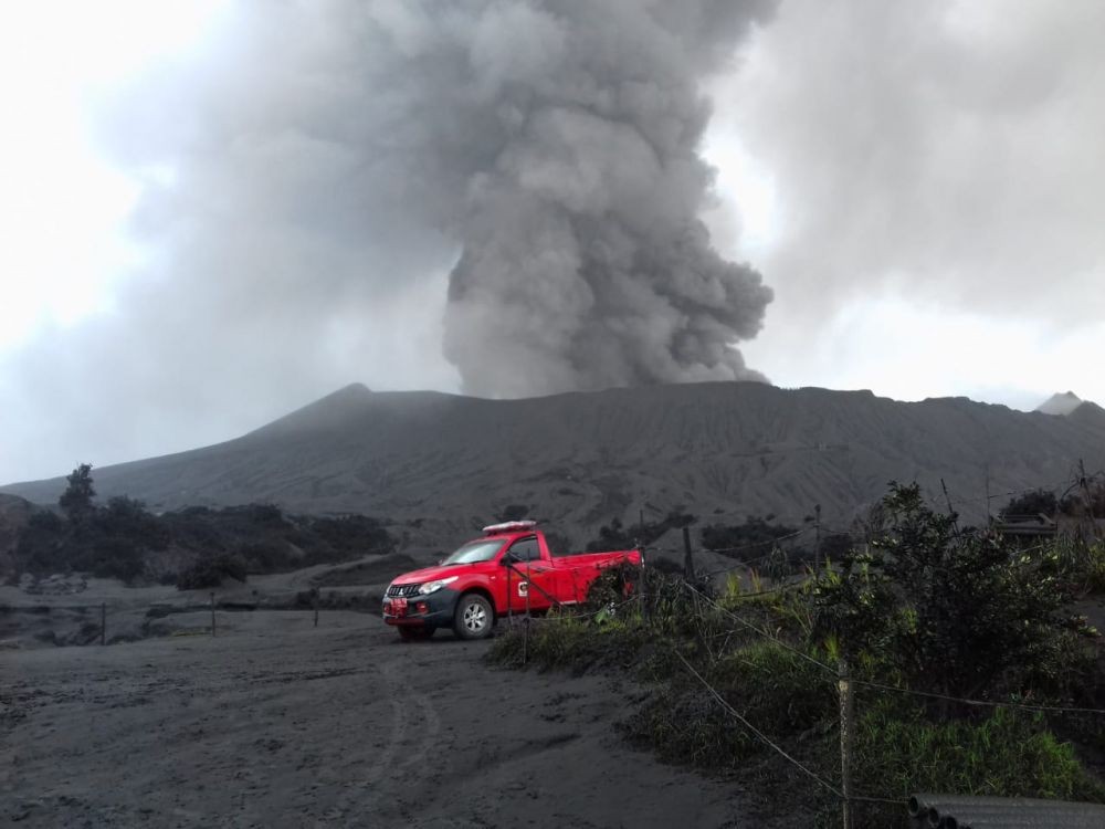 Gunung Bromo Erupsi 5 Kali Hari Ini, Sutopo: Masih Aman dan Menawan