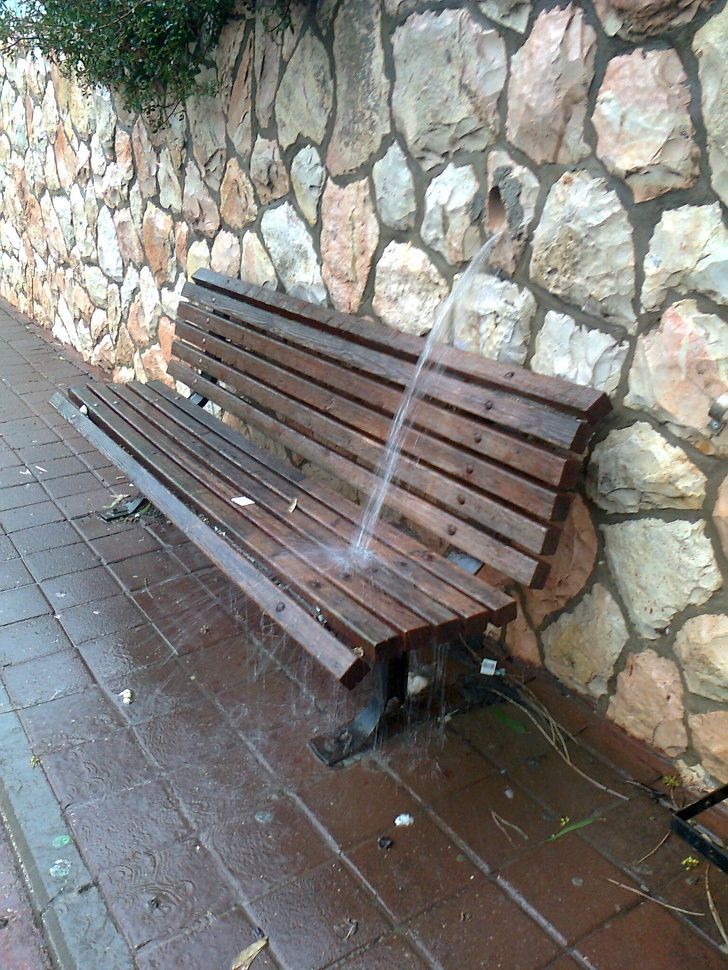 Cek 15 Desain Arsitektur Ngaco Ini, Pasti Bikin Kamu Geregetan