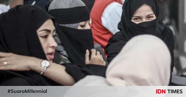 Foto Suasana Sidang Bahar Bin Smith Sidang Bahar Ditonton Istri Dan Keluarga