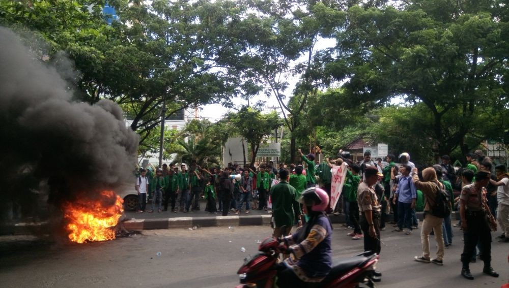 Isu Jual Beli Jabatan Rektor, Mahasiswa UIN Makassar Demo