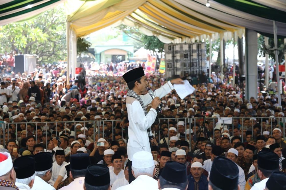 Ingin Lihat Ustaz Abdul Somad, Ribuan Orang Padati Masjid Al Musanif