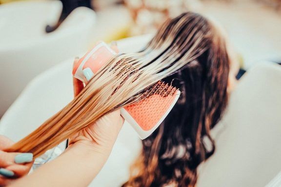 8 Cara Memanjangkan Rambut Secara Alami Dan Cepat 