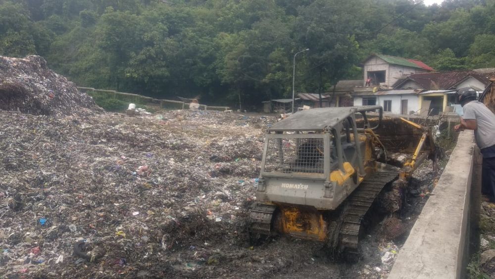 TPST Piyungan Bantul Ditutup, Truk Sampah di Sleman Parkir di Depo  