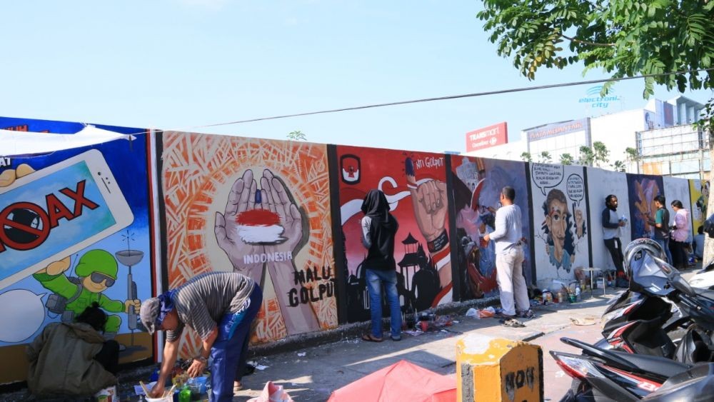 [FOTO] Ikut Kompetisi Mural, Ini Ekspresi Diri Milenial untuk Pemilu 