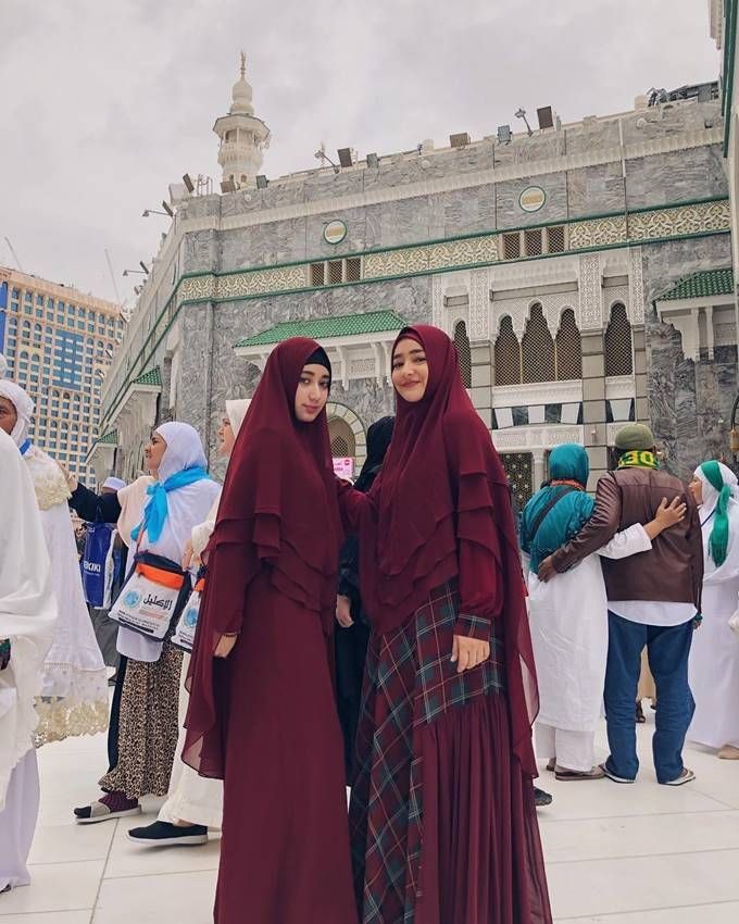 Kompak Abis, Ini 10 Momen Umrah Bareng Pemain Tukang Ojek Pengkolan