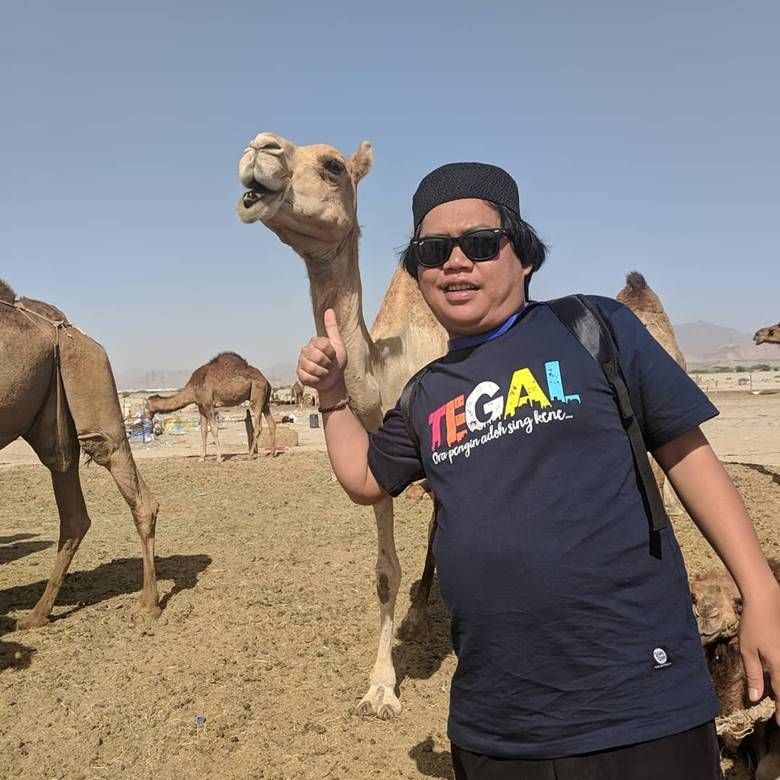 Kompak Abis, Ini 10 Momen Umrah Bareng Pemain Tukang Ojek Pengkolan