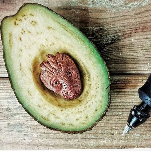 10 Ukiran Unik Alpukat Ini Kece Badai, Tega Dibikin Jus?