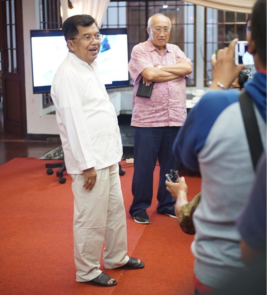 JK: Jokowi Tenang, Prabowo Sedikit Emosi