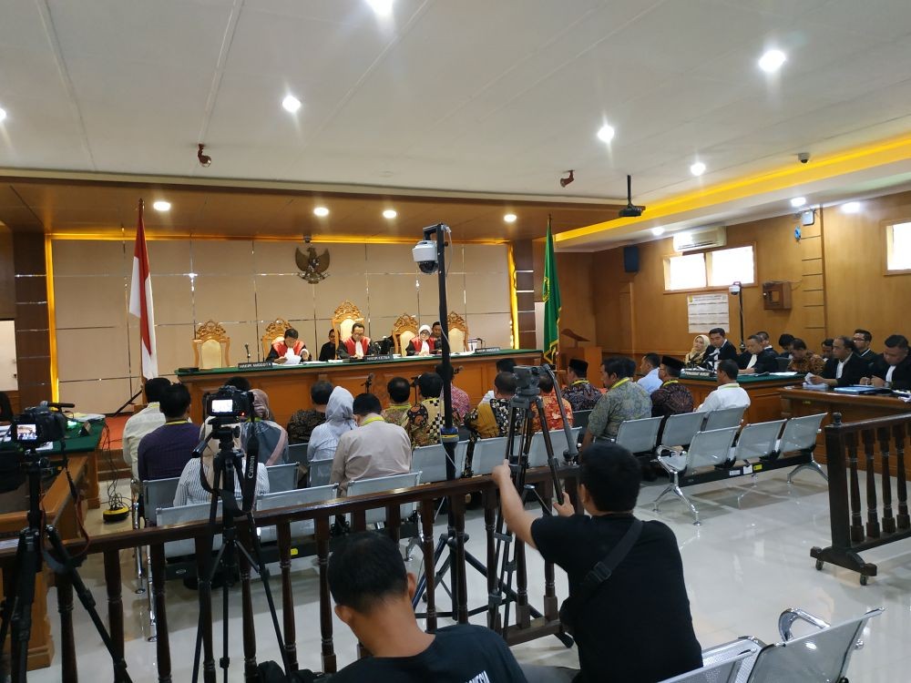 Ketika Hakim Meikarta Dibuat Pusing Oleh Saksi Anggota DPRD Bekasi