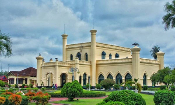 10 Istana Kerajaan Paling Menakjubkan di Dunia, Ada Indonesia Gak Ya?