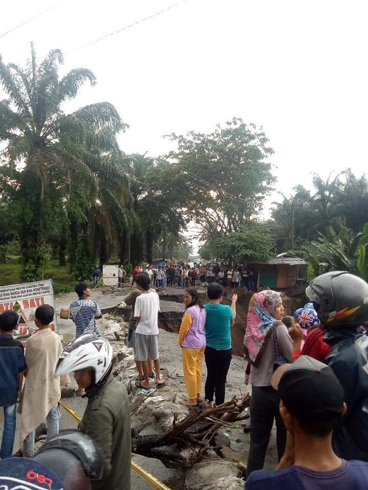 Longsor di Jalan Lintas Siantar-Tanah Jawa Sudah 2 Kali Terjadi