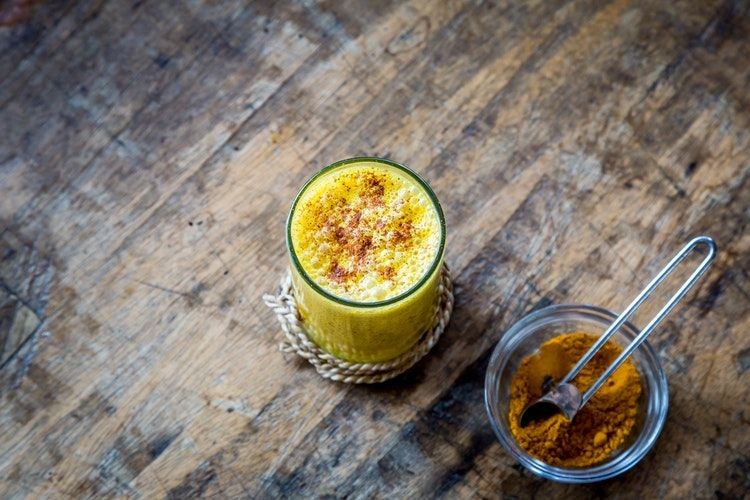 5 Resep Minuman Terbaik untuk Meredakan Sakit Tenggorokan, Ah Segar!