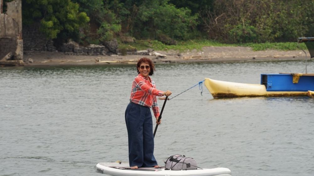 Menteri Susi Beri Makan Ikan hingga Main Perahu Dayung di Banyuwangi