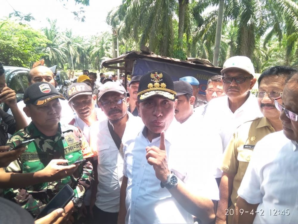 Nonaktifkan Bupati Palas, Gubernur Edy Dilaporkan ke Polisi