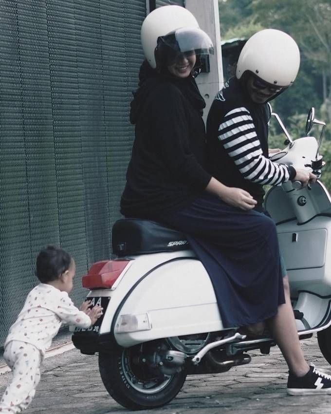 10 Potret Harmonis Cella Kotak dan Keluarga yang Kini Menetap di Jogja
