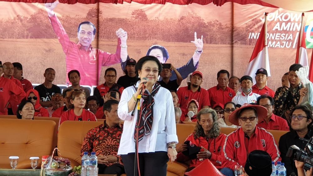 Masih Ingat Tina Toon? Dia Lolos Jadi Wakil Rakyat