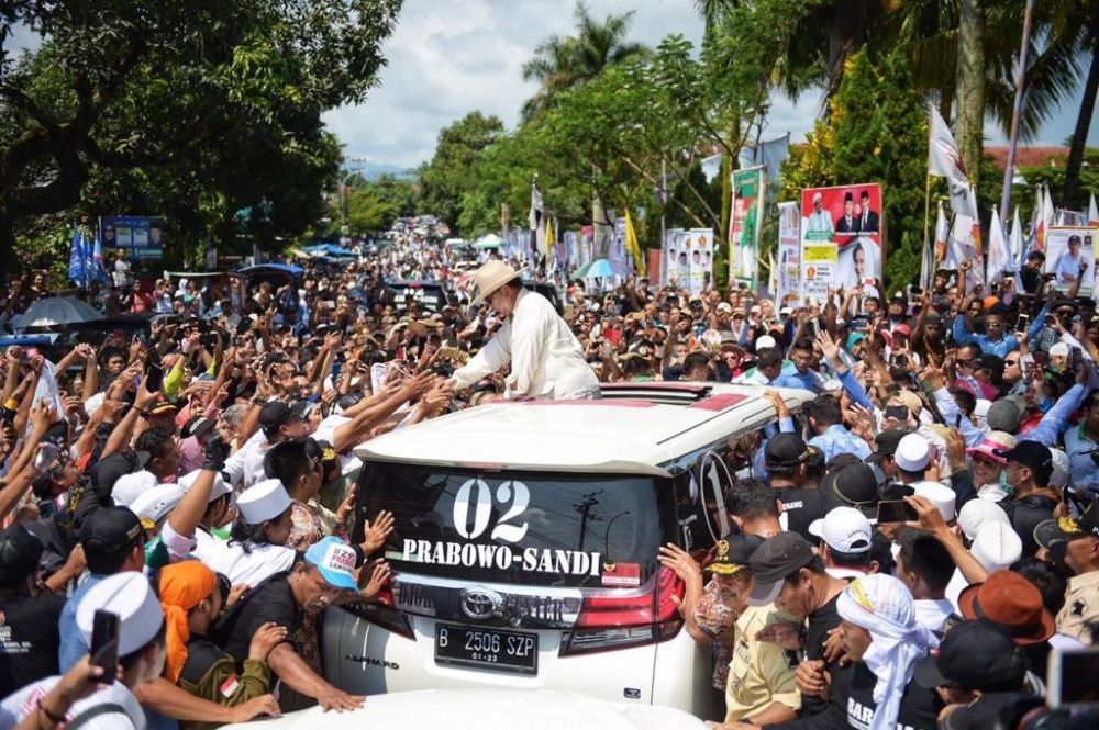 Uang Koin Hingga Sumbangan Cincin Warnai Kampanye Prabowo di Ciamis