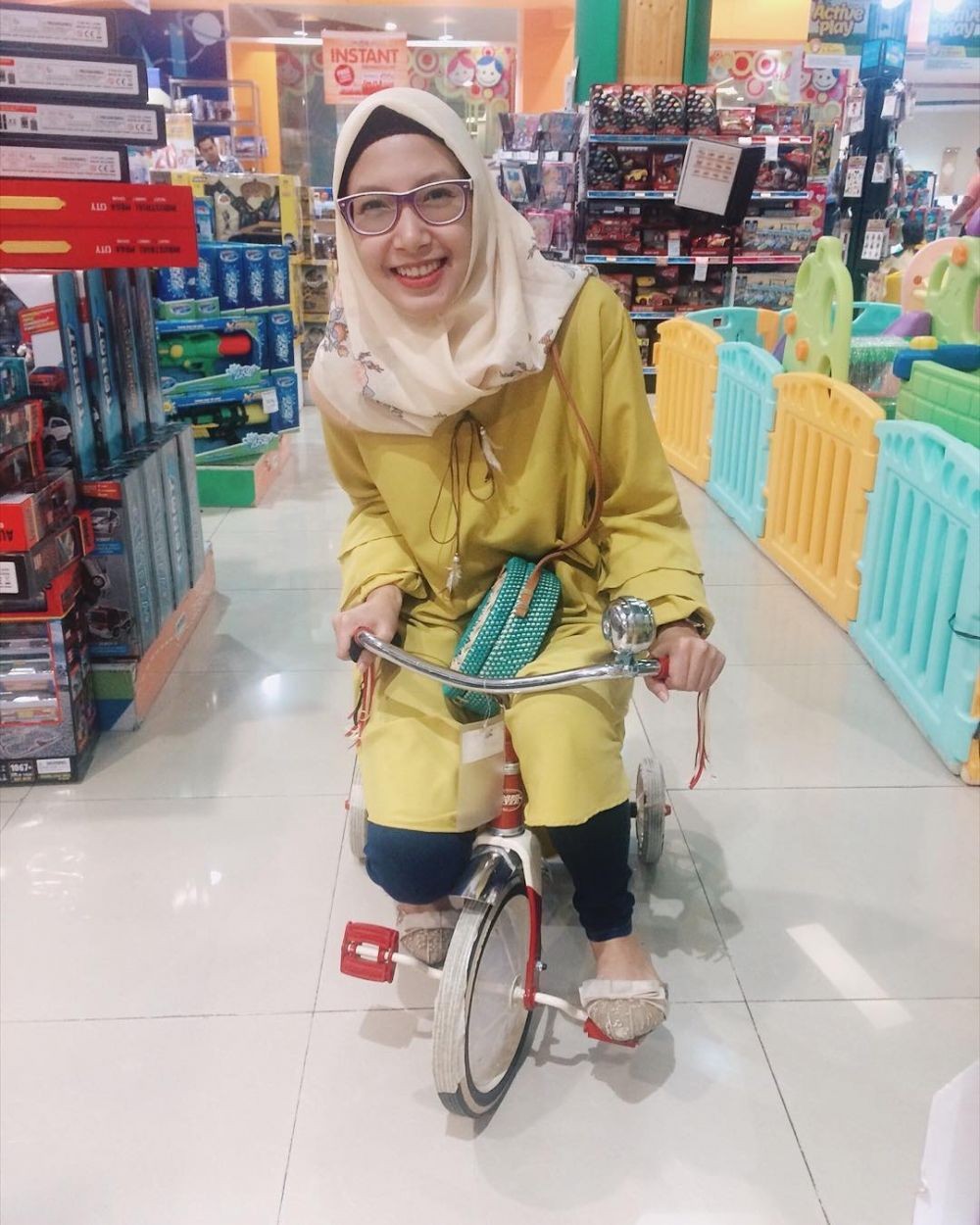 Tampil dengan Hijab, Ini 10 Potret Terbaru Natly eks 7 Icons
