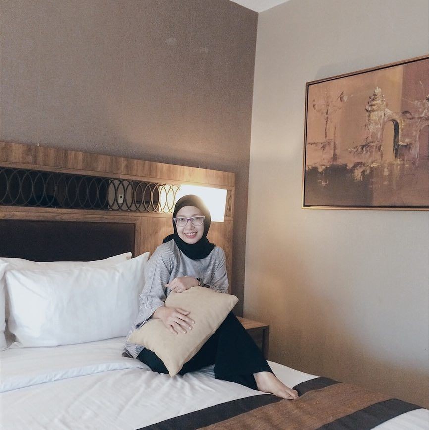 Tampil dengan Hijab, Ini 10 Potret Terbaru Natly eks 7 Icons