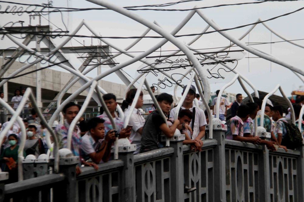 [FOTO] Serba-serbi Corat-Coret Seragam di Kota Medan Rayakan UNBK