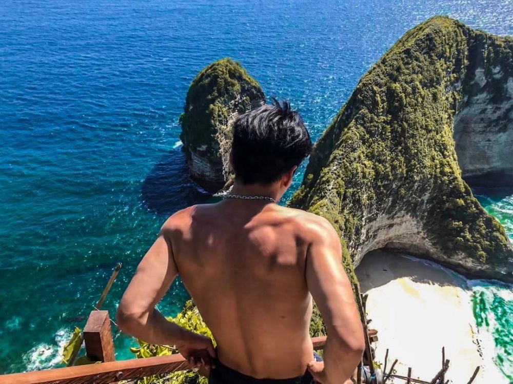 Suka Pamer Otot, 10 Potret Jefri Nichol Bikin Jantung Cewek Deg-degan