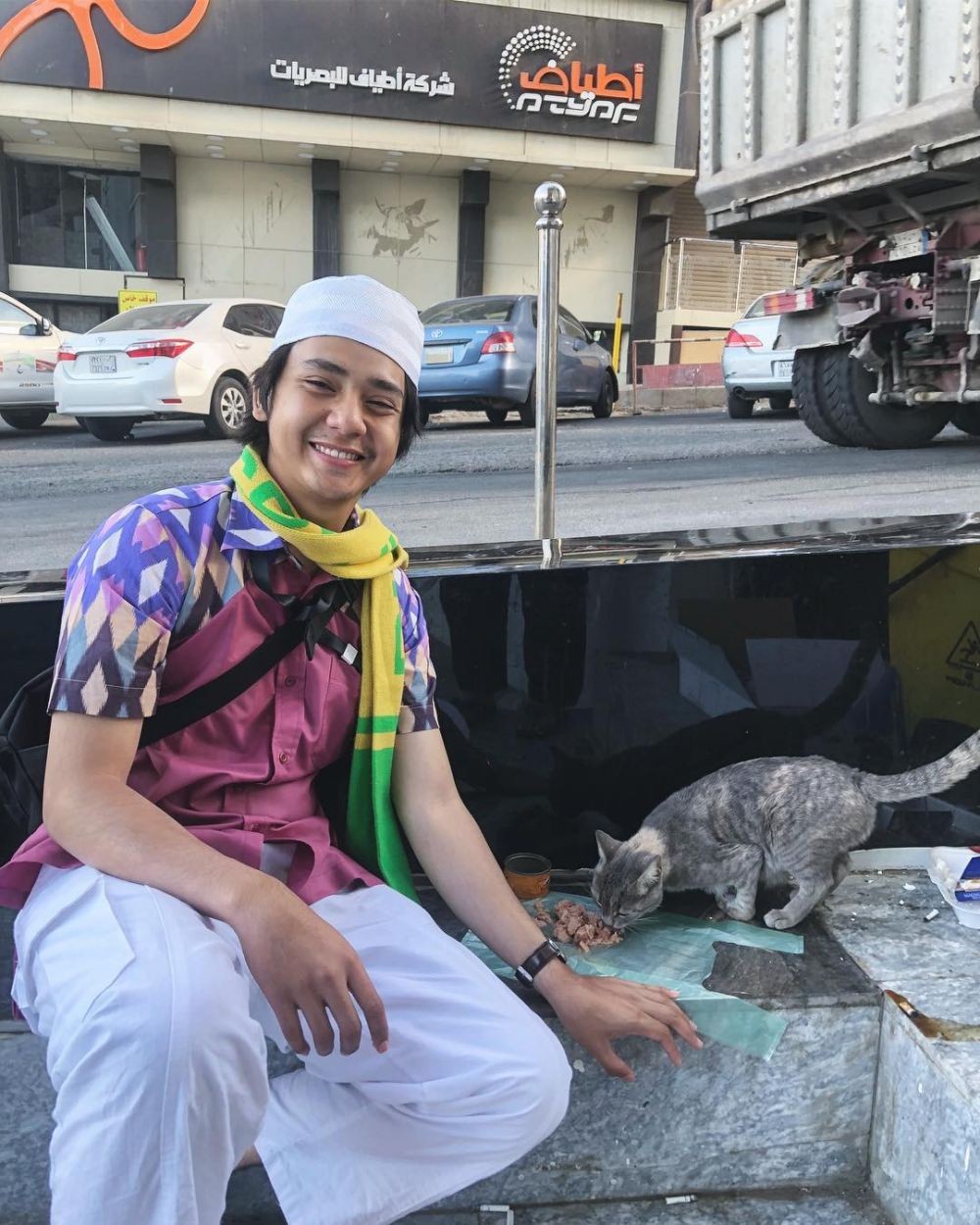Bak Ustaz Muda, 10 Pesona Syahdu Arbani Yasiz Saat Umrah