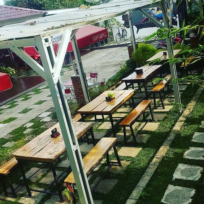 DL Cafe & Resto, Kafe dengan Konsep Taman di Siantar