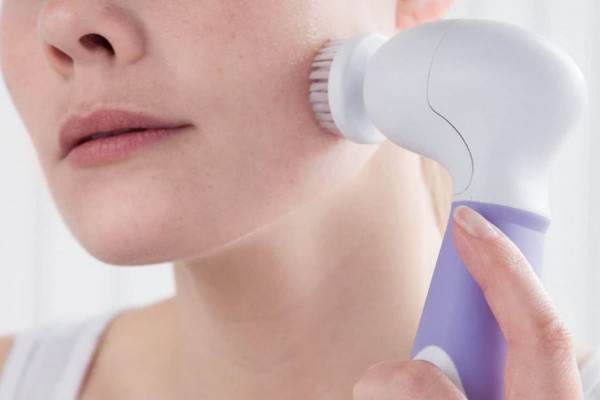 Facial Cleansing Brush, Alat Pembersih Muka yang Bisa Kamu Coba