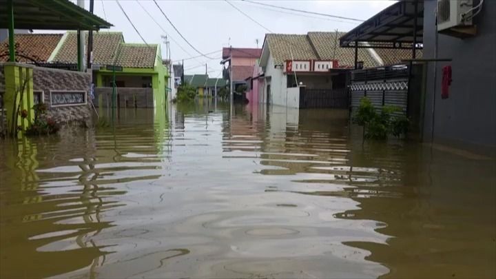 Banjir di Indramayu Semakin Parah, 2.500 Rumah Warga Terendam