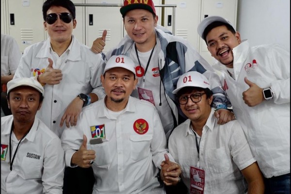 10 Potret Artis Ikuti Kampanye Putihkan GBK Jokowi-Ma'ruf, Meriah!