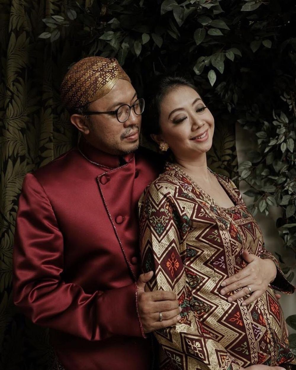 Kandungan Sempat Bermasalah, 10 Momen Asri Welas Lahirkan Anak Ketiga